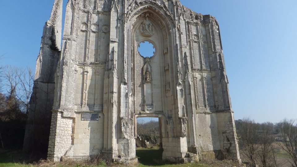 Lavoirs et Collégiale des Roches Tranchelion - variante 1