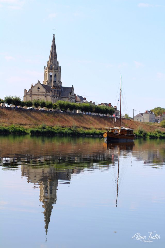Eglise de Bréhémont et la Loire