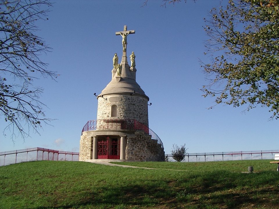 LESTOUCHES-mont juillet_