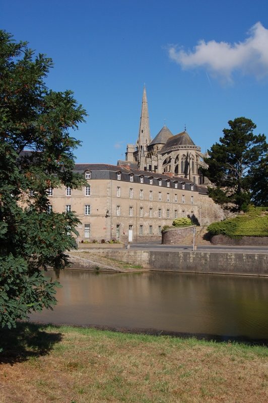Vue de l'abbaye St Sauveur et de la Vilaine - Redon_2