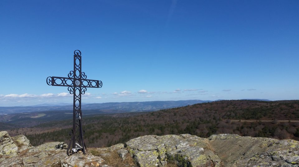 Panorama et croix au Moure de la Gardille