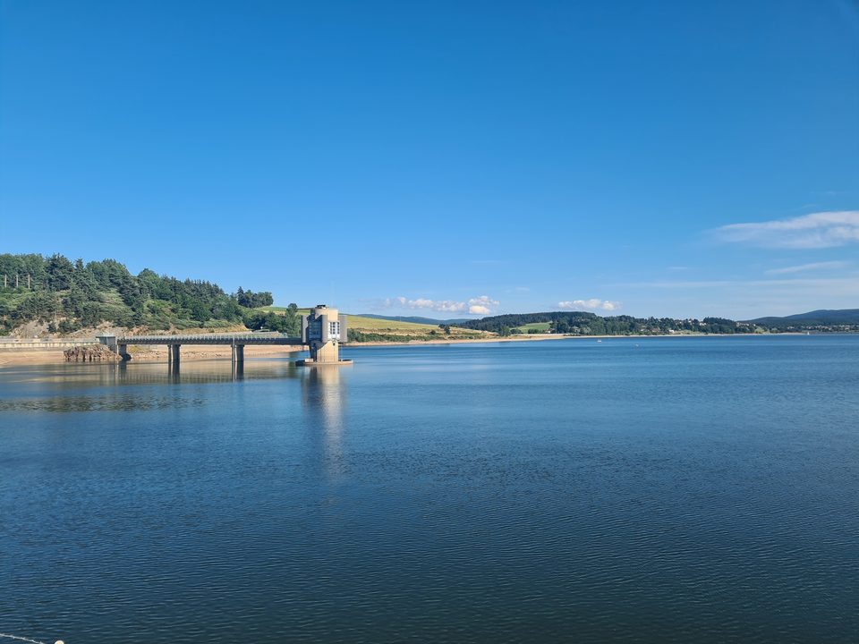 Tour de prise d'eau du barrage