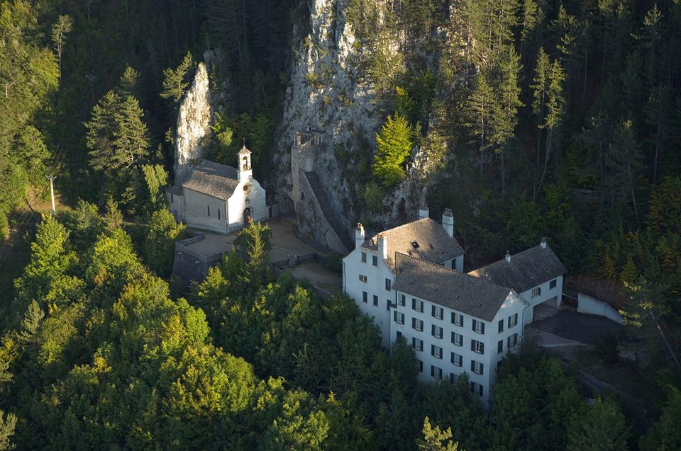 Ermitage Saint-Privat vue du Ciel