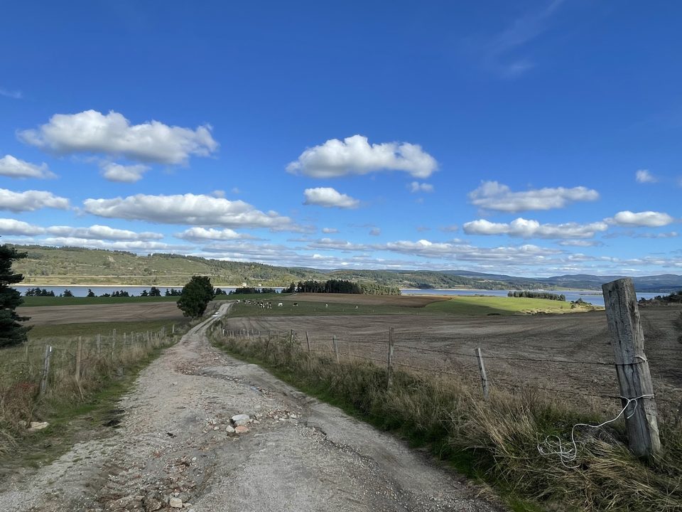 Large descente vers le lac