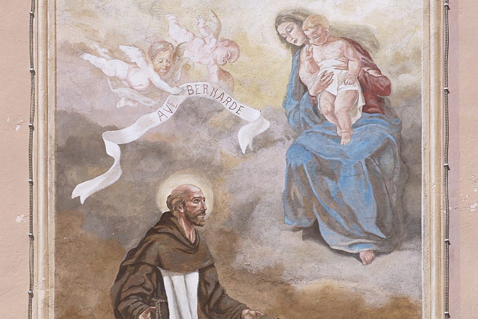 L'affresco sulla facciata della Chiesa di San Bernardo a Desertetto