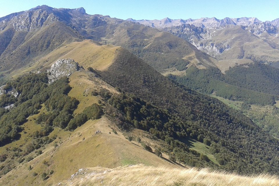 Il Colle Arpiola dal Monte Vecchio