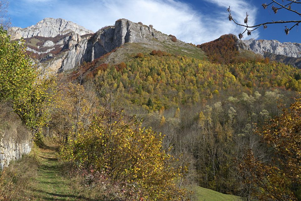 La mulattiera per Tetti Violin e le Gorge della Reina
