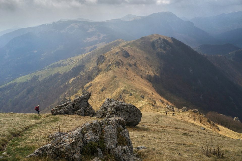 La ripida discesa lungo la dorsale del Monte Galero