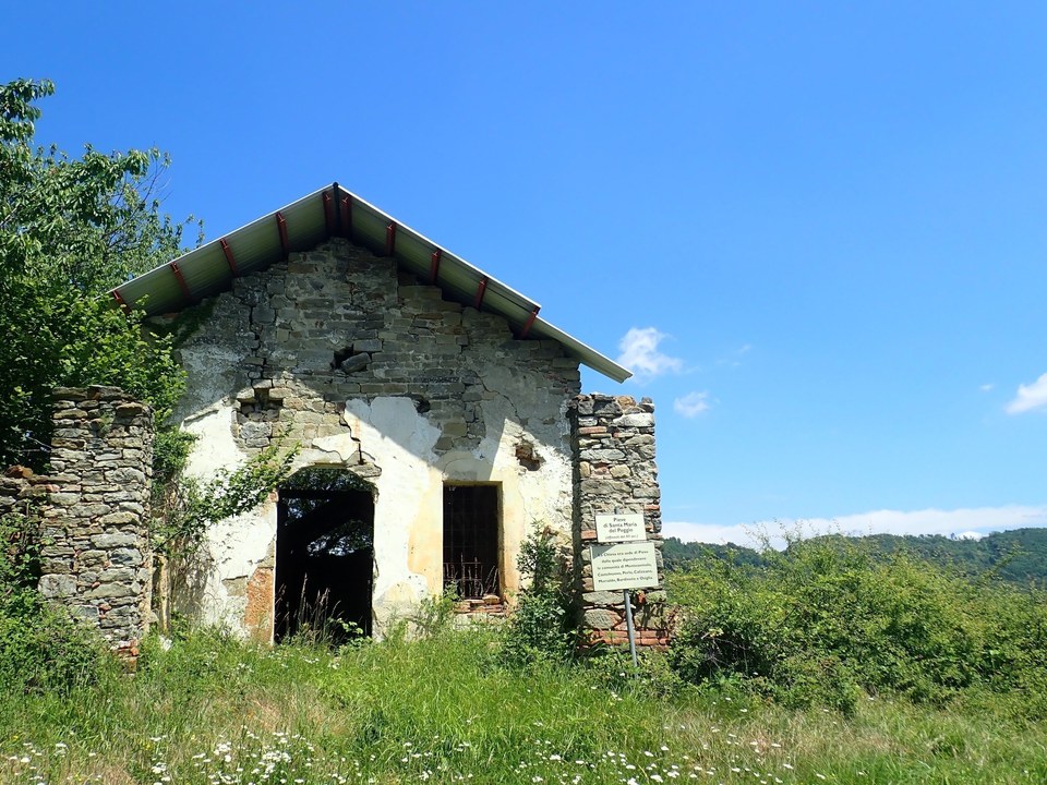 Resti della pieve di Santa Maria al Poggio