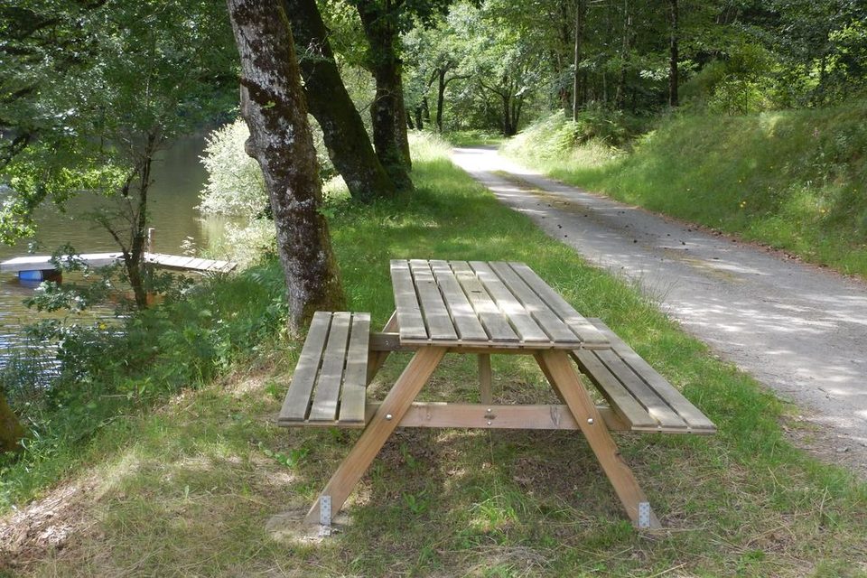 Les abords du lac de la Valette