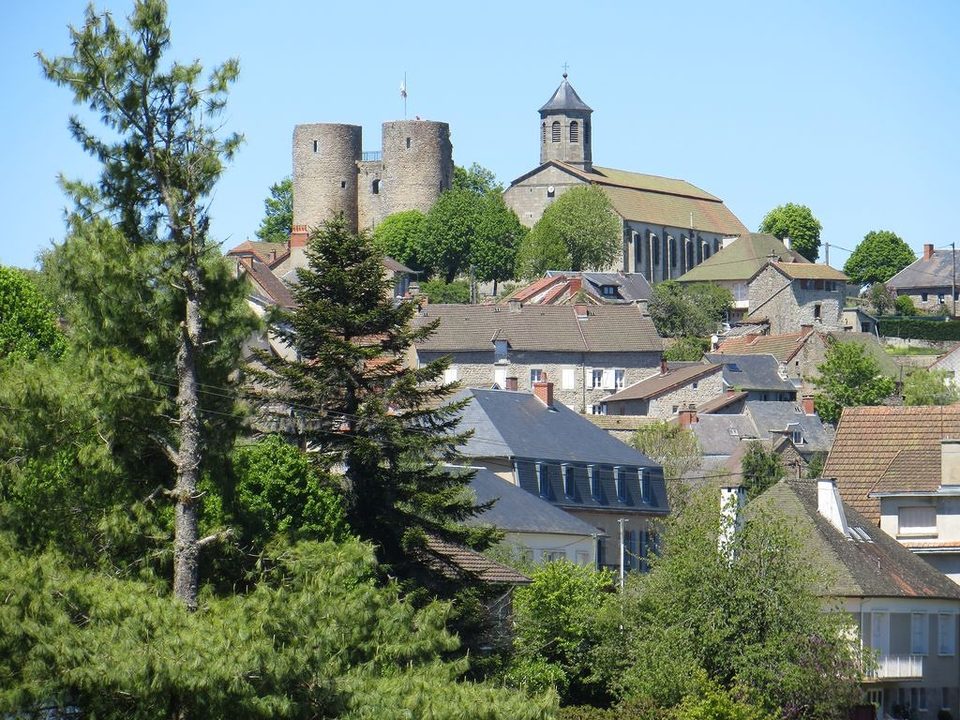 Vue sur les tours de Crocq