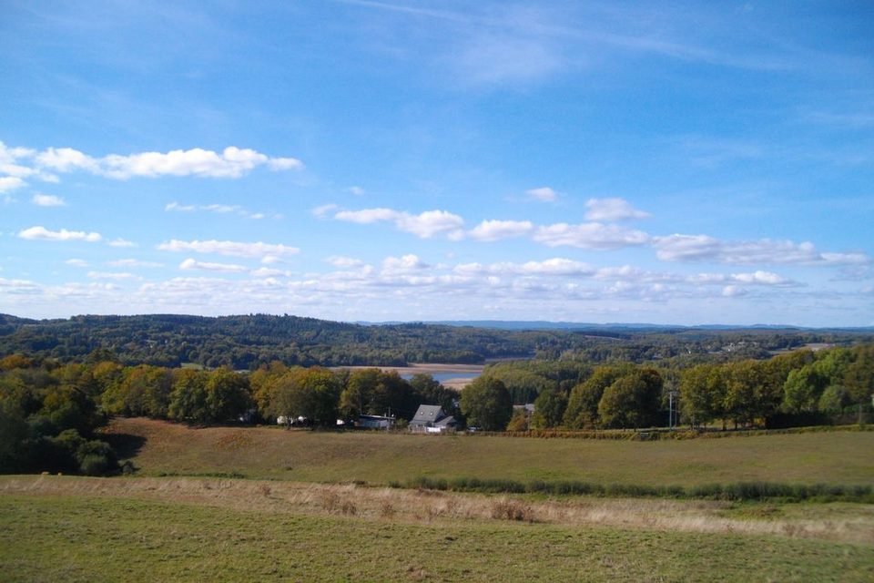 Vue générale - Liginiac - Manzagol - Puy de Manzagol - Auteur G. Salat_1