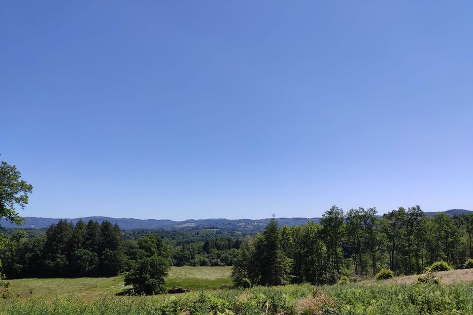 Photo vitrine - Vue sur la vallée de la Maulde depuis le Puy du Genêt - Pays Monts et BArrages - Aurélien Clavreul_1