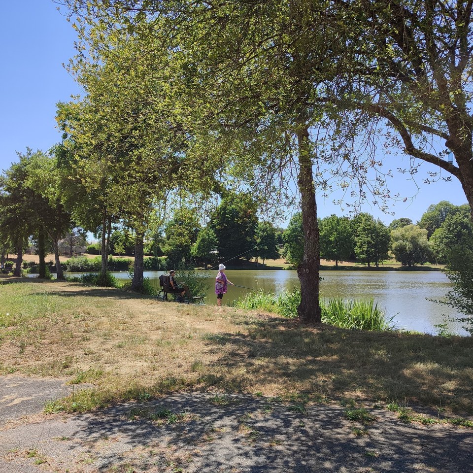 Pêcheurs à l'étang des Pradelles