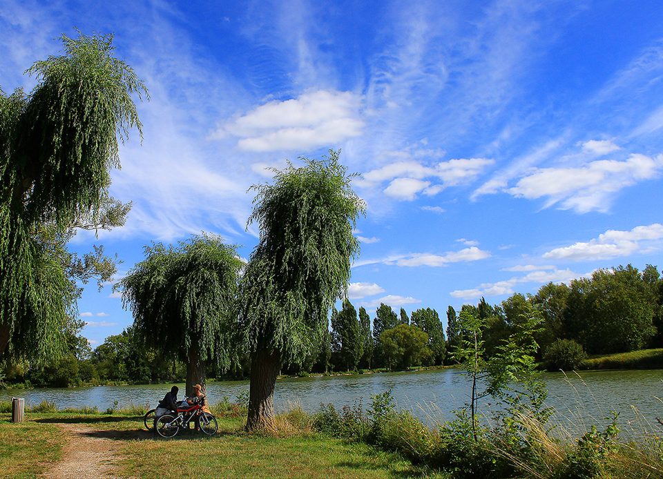 Autour de la Véloscénie Escapade verte au fil de l'eau au Mêle sur Sarthe