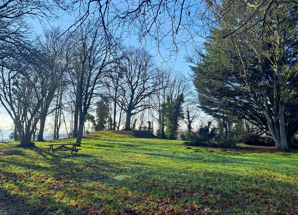 La Motte Féodale et les Vallées Bourges - Randonnée à pied en Pays d'Ouche