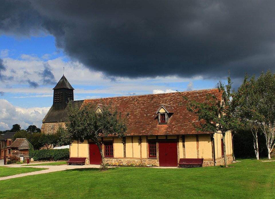 L'église millénaire, Pays d'Auge - Randonnée à pied
