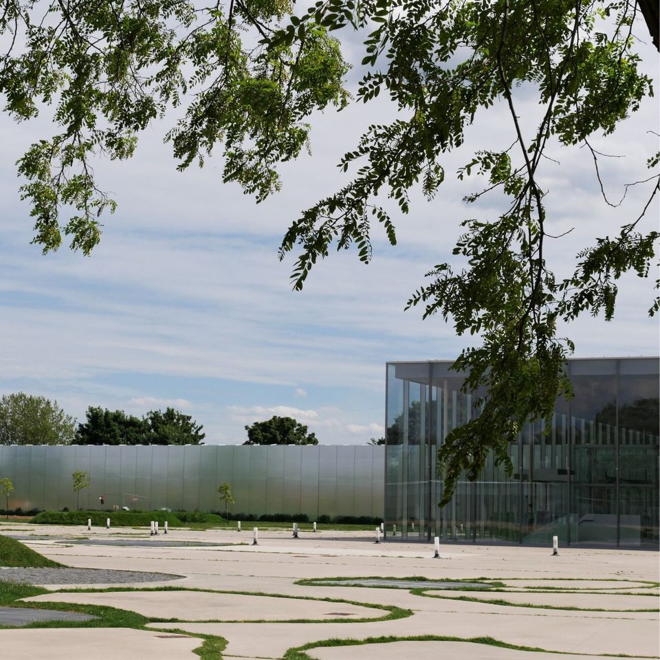 A vélo autour du Louvre-Lens
