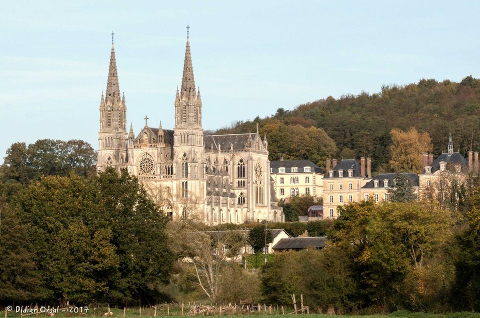 La-Chapelle-Montigeon Basilique 09161