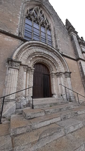 POI1 © Eglise