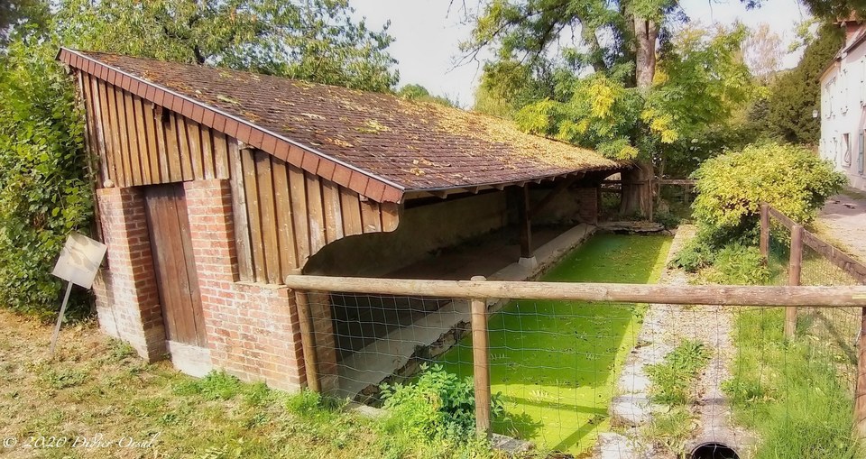 En quittant Moutiers, le Lavoir