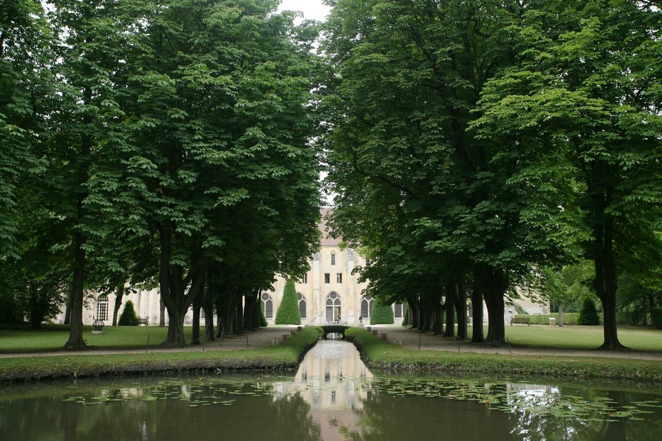 Au bord de l'eau à Royaumont