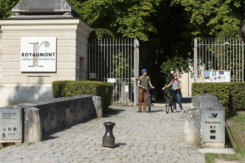 V4, de petites routes en chemins, une boucle vers Royaumont