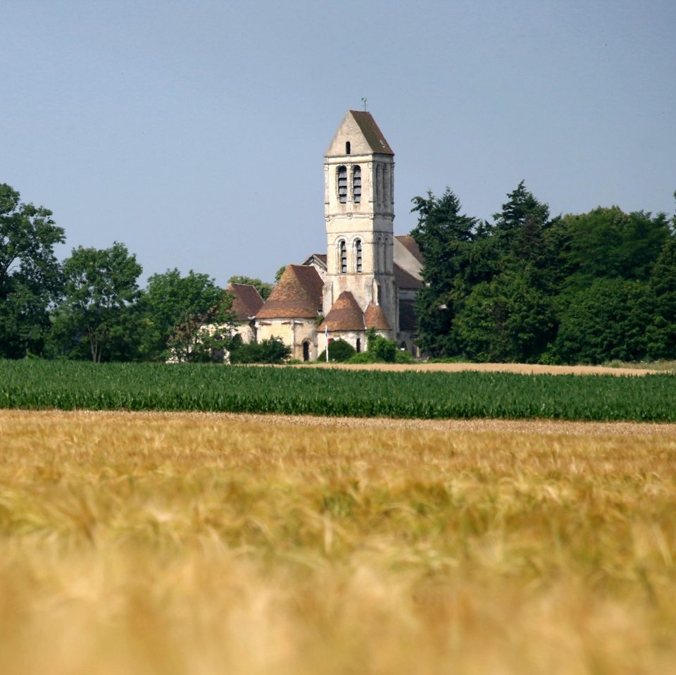 V4, De petites routes en chemins, découvrons une abbaye, des lavoirs, des villages,…