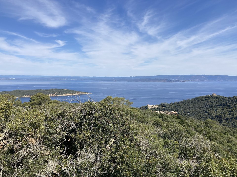 Vue depuis le Mont Vinaigre à Port-Cros