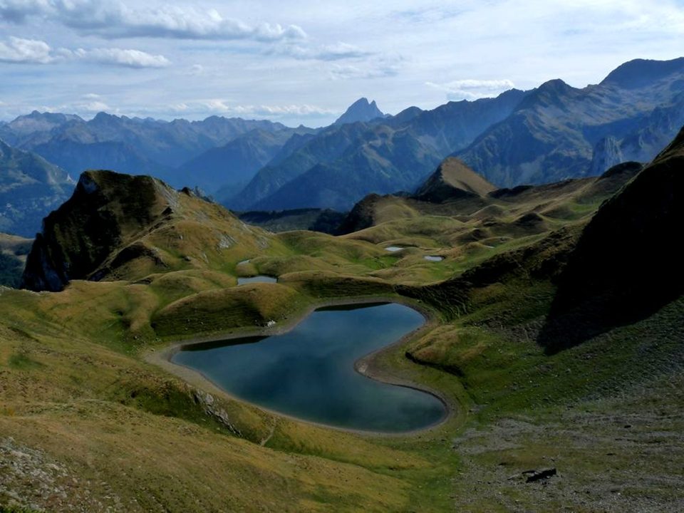 La cabane Laiterine et les lacs du Montagnon 