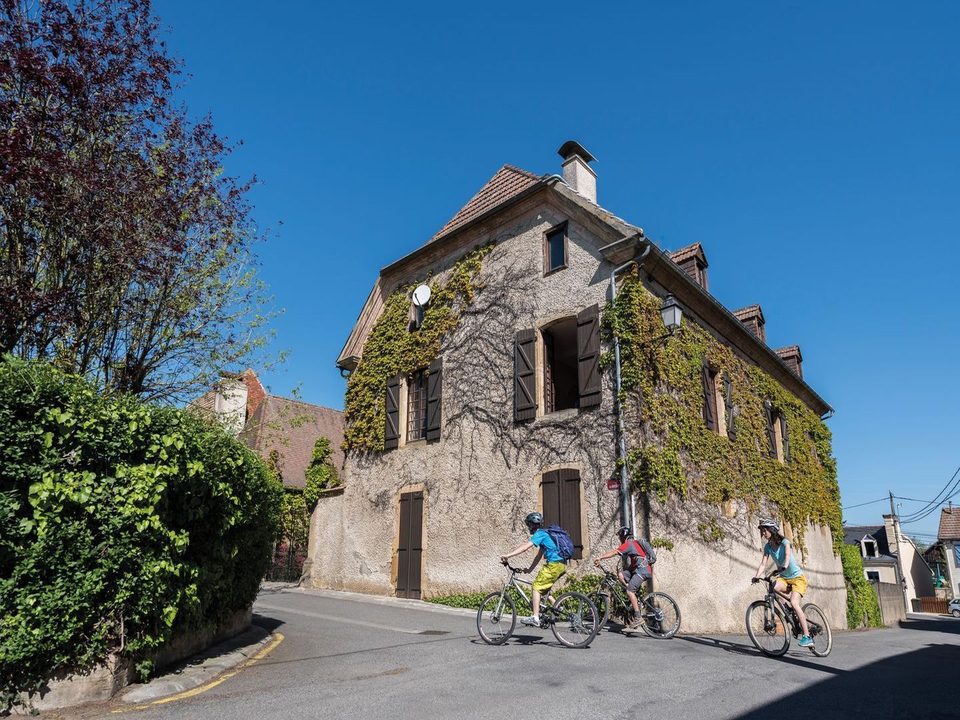 Lembeye : le chemin des lacs à VTT
