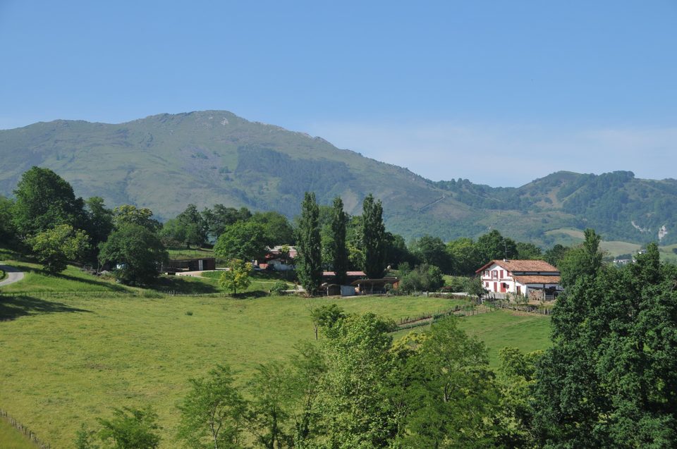 Sare, collines et grottes de Xareta