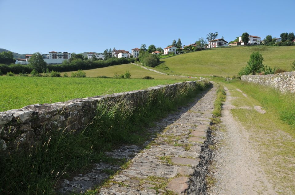 Sare, collines et grottes de Xareta