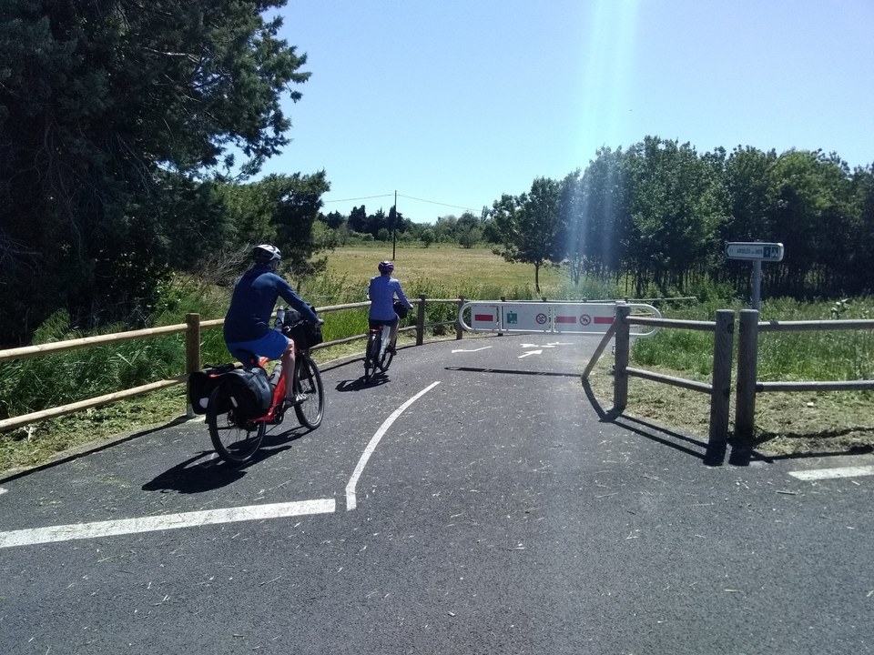 St Cyprien par  l'Eurovélo 8