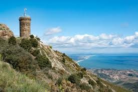La tour Madeloc depuis Port-Vendres par le Fort Saint Elme