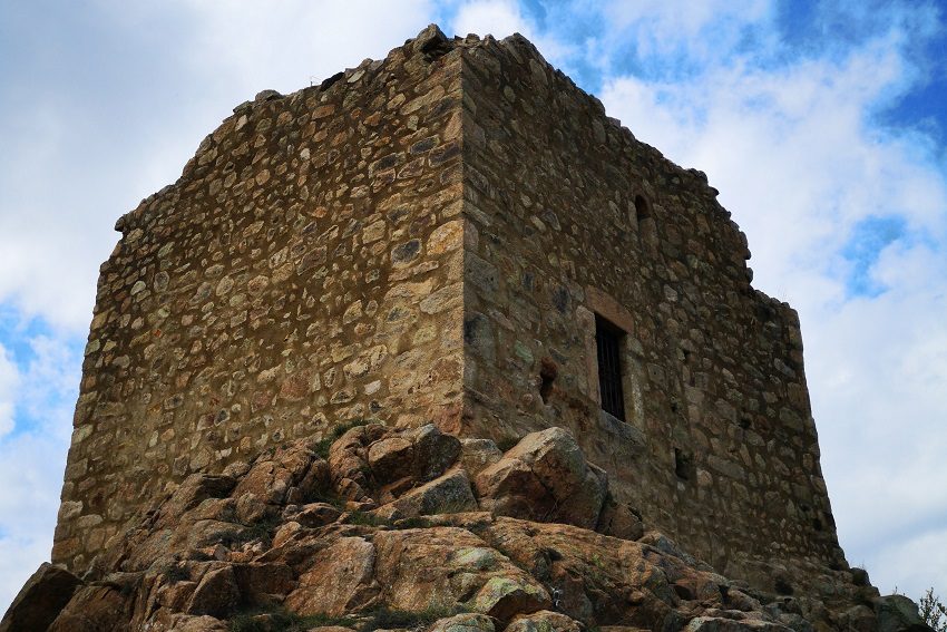 La tour médiane, ou donjon