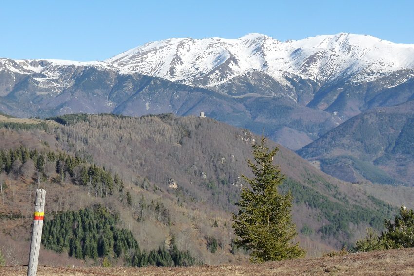 Vue sur le massif du Canigó, versant sud