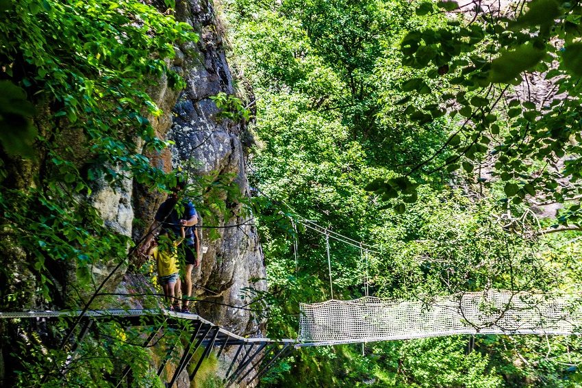 Les Gorges de la Carança jusqu'au pont de pierre
