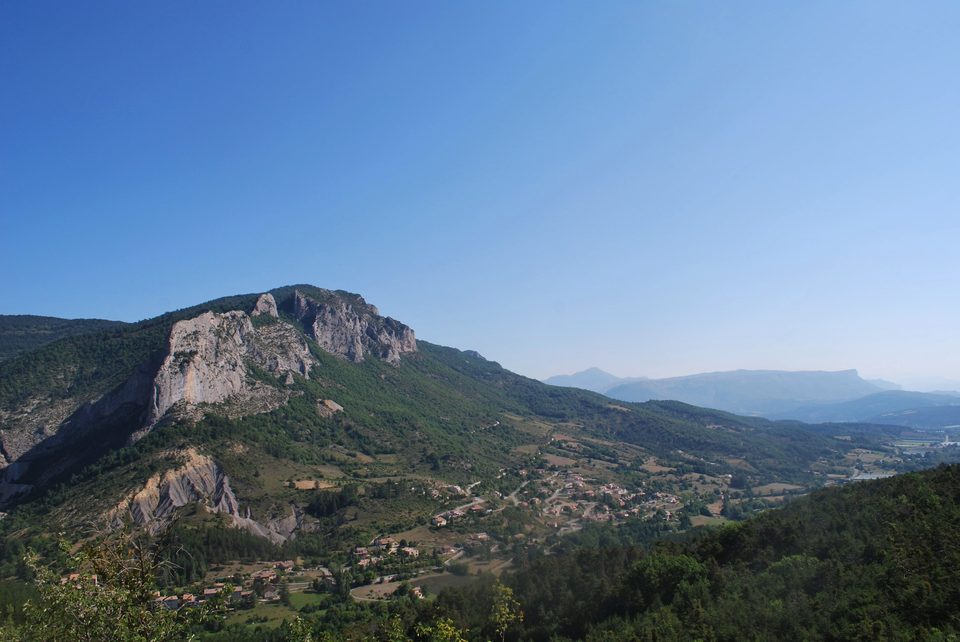 Les falaises d'Orpierre, réputées pour l'escalade