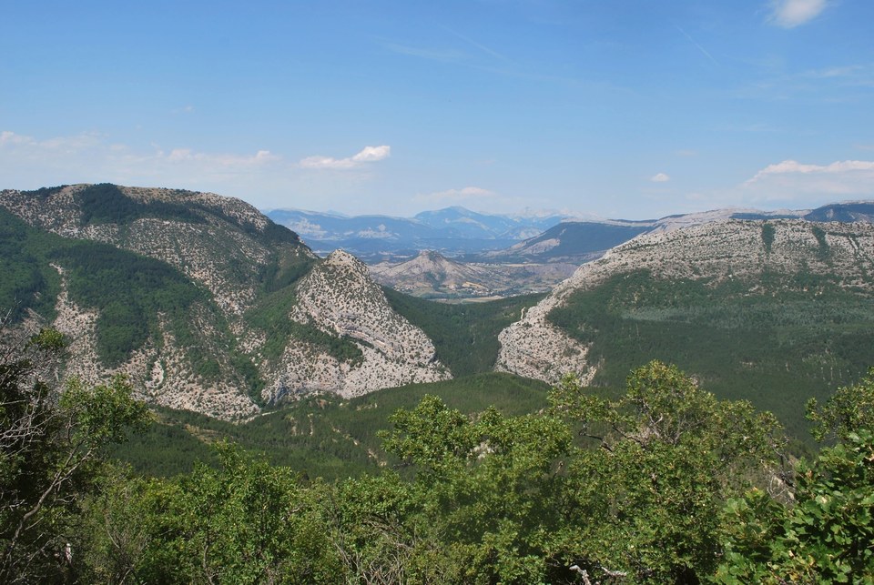 Paysage sauvage et vallonné