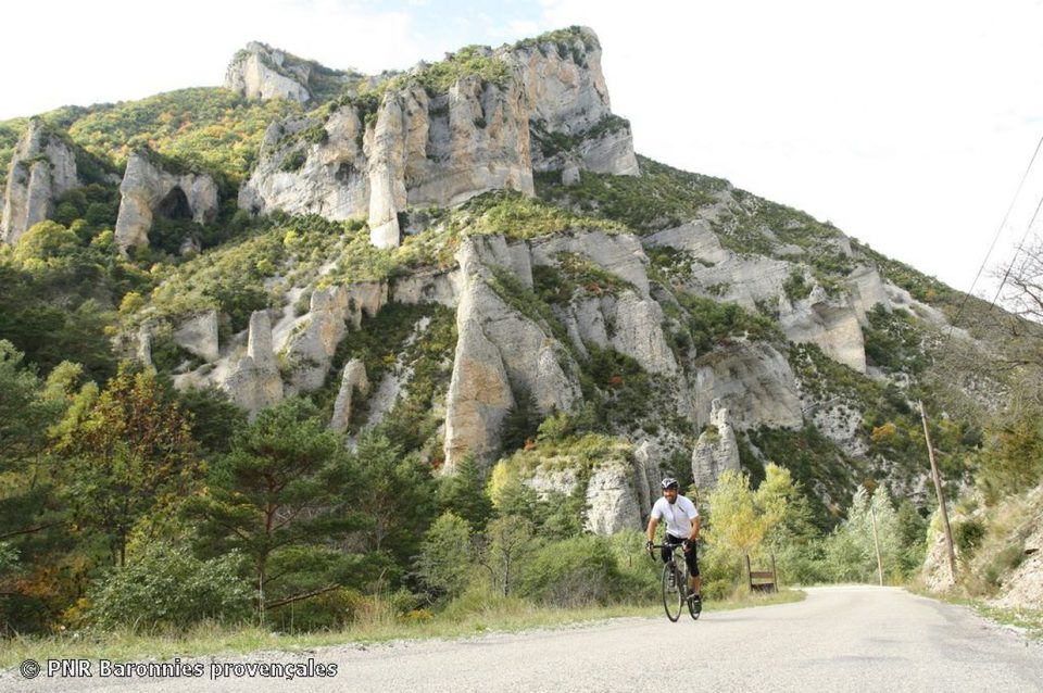 Sur la route des Vautours à vélo (N°1)