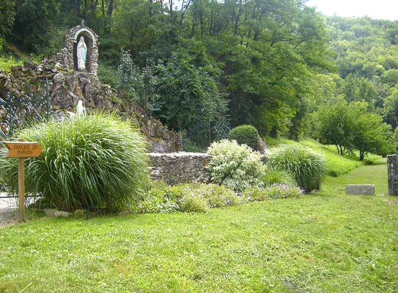 Sentier de la cascade du paradis