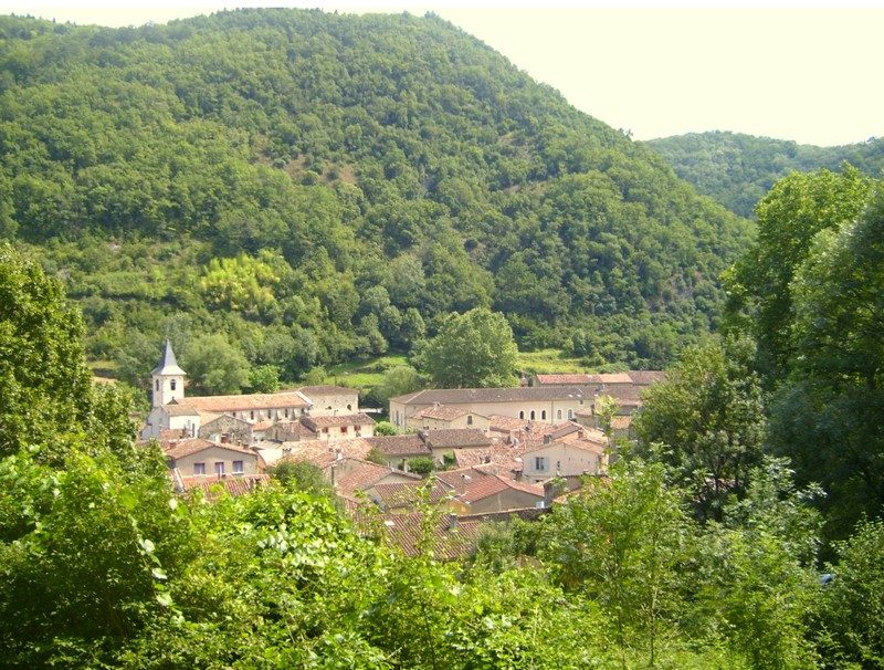 Point de vue sur le village de Burlats