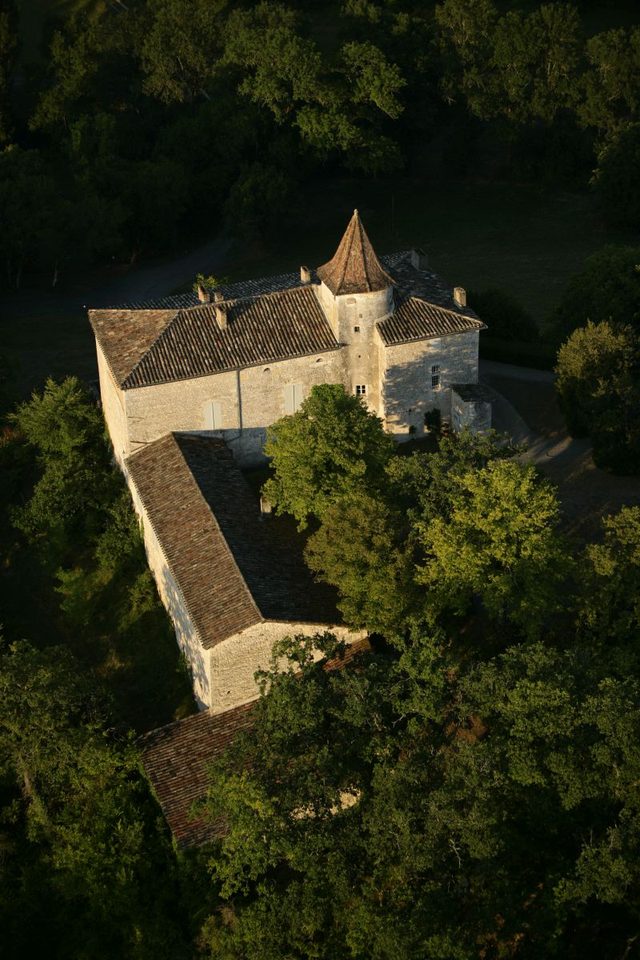 vue aérienne du château du Cayla