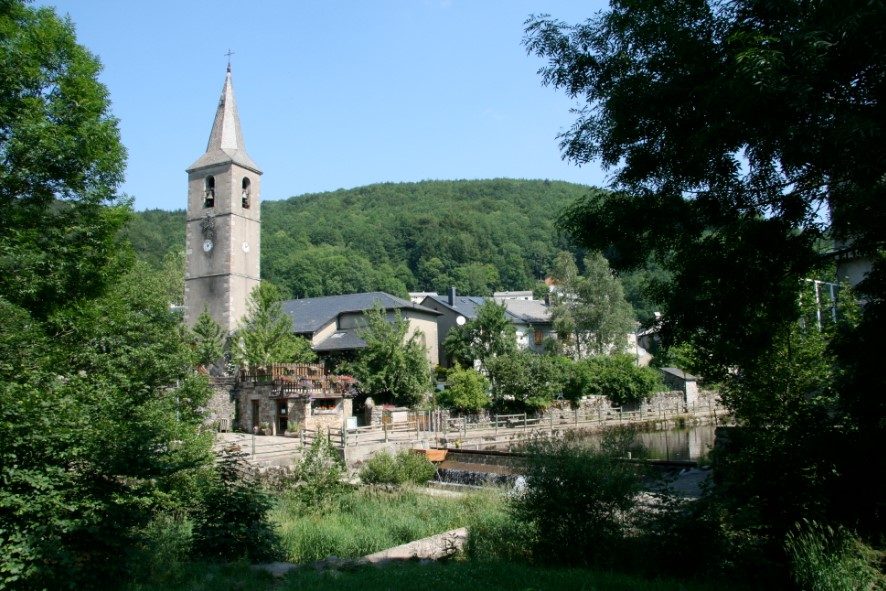 Vue sur le village de fraïsse