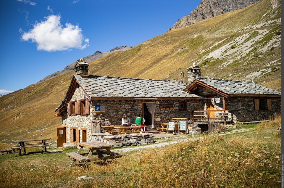 Du refuge de Vallonbrun au parking de Bellecombe