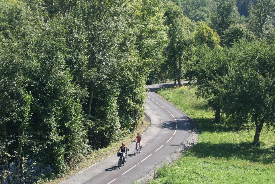 15-Au fil de l'Isère, entre forêt et villages de caractère