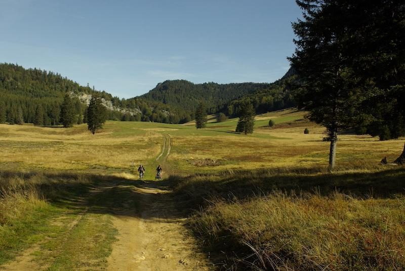 VTT dans la plaine d'Herbouilly