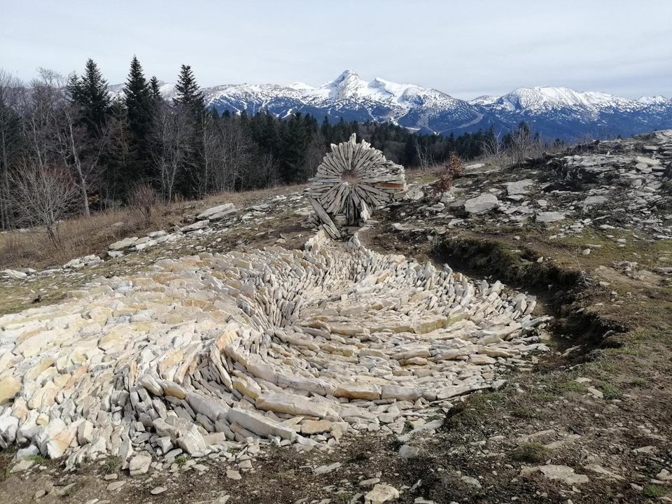 Land-art sur le sentier de Château-julien