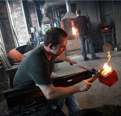 Au pays du verre et du sabot